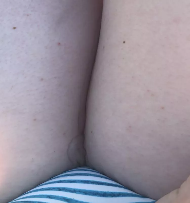 Just emptied my bladder all over this pool chair ?