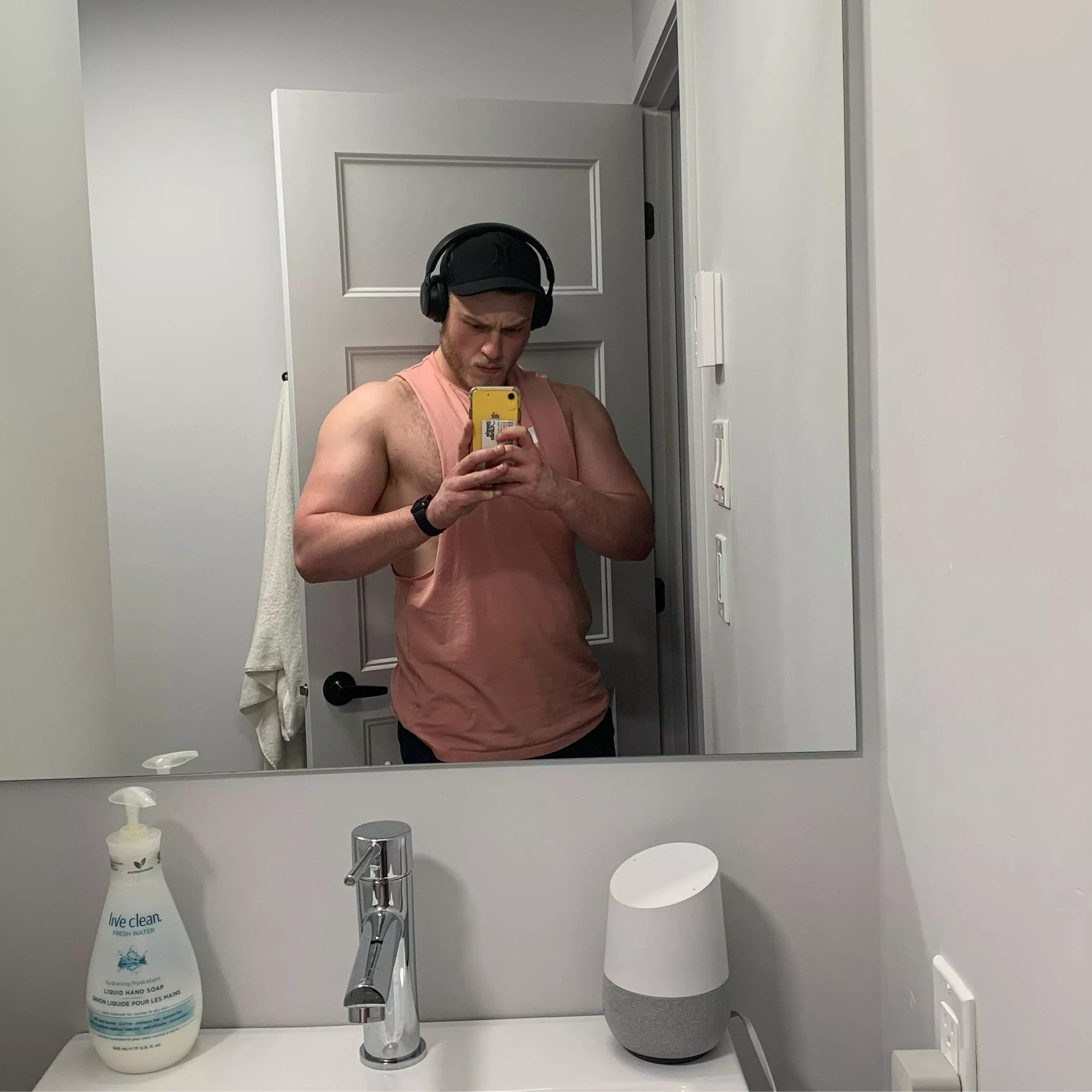 Just flexing to get the attention of my future boyfriend ;)