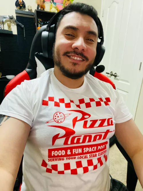 Just got off my Pizza Planet shift! 🍕 Gonna play some games now 👾
