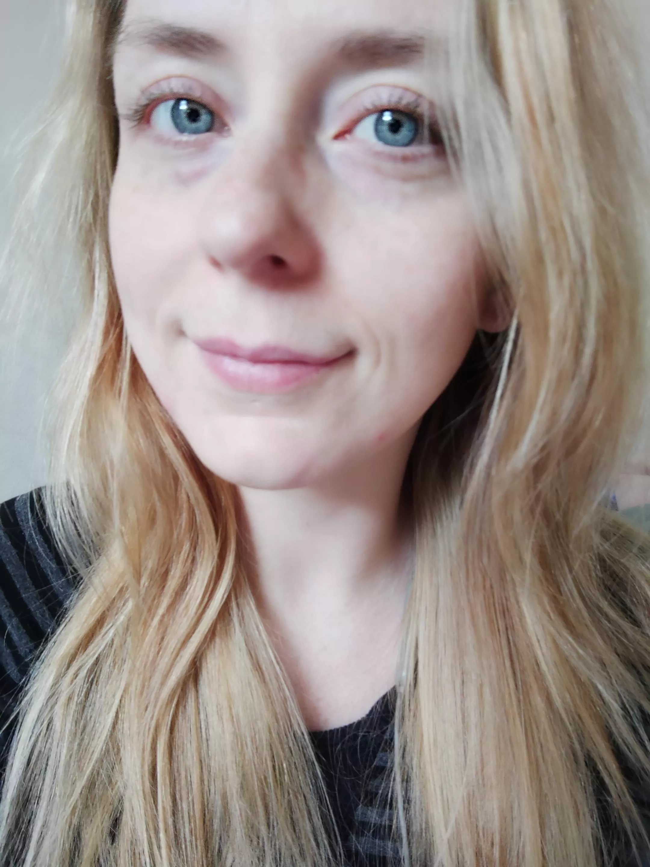 Just got off work and now I'm heading home to get comfy. I hope you like my eyes ??