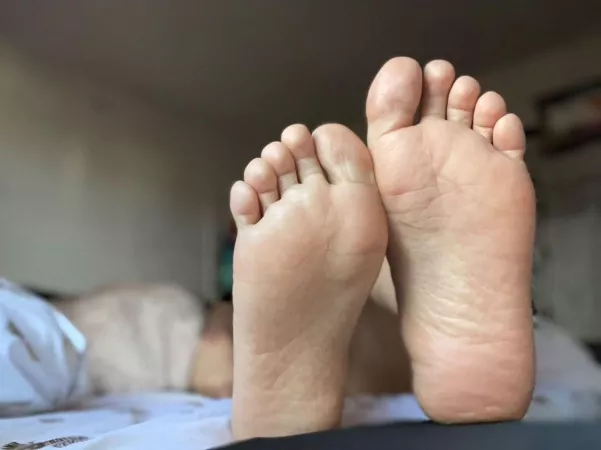 Just got out the shower my soles are so clean π