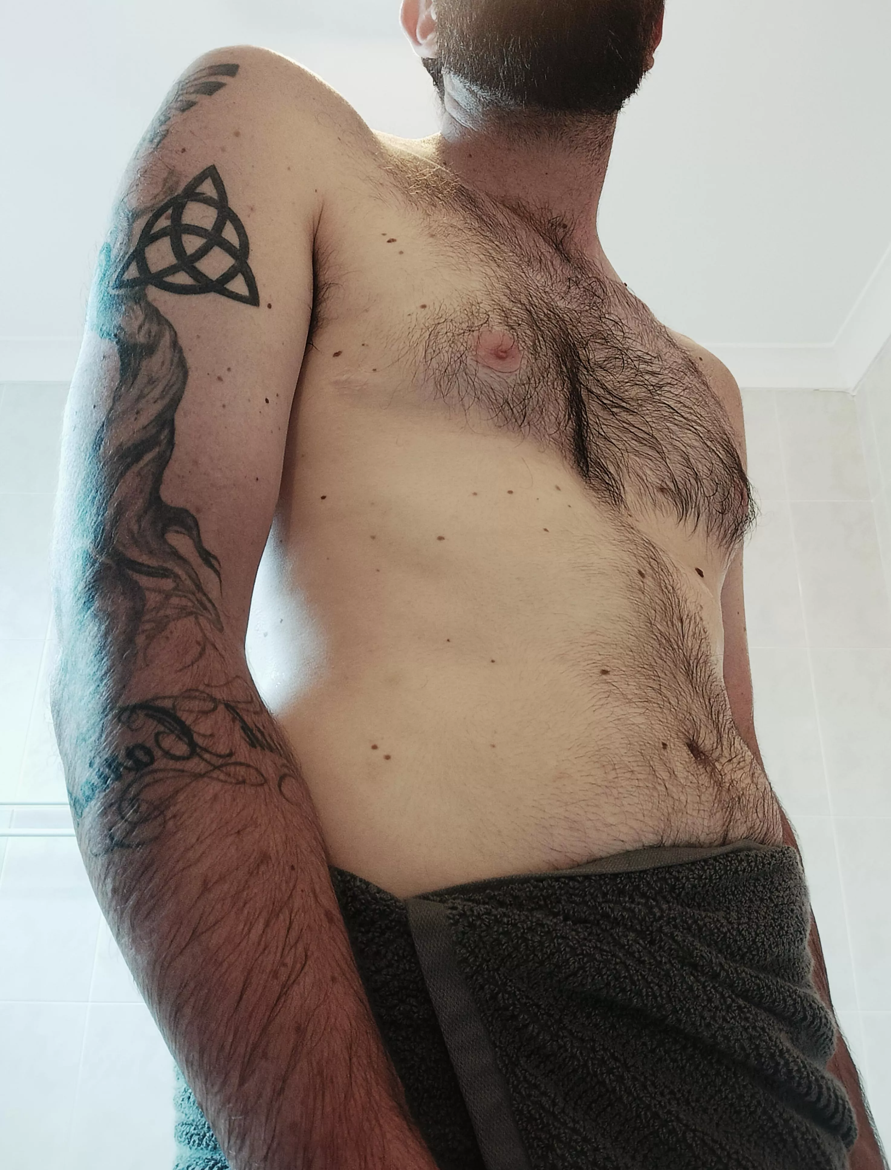 Just got out the shower, who would like to run there hands over my lovely body. Just got out the shower, who would like to run there hands over my lovely body.