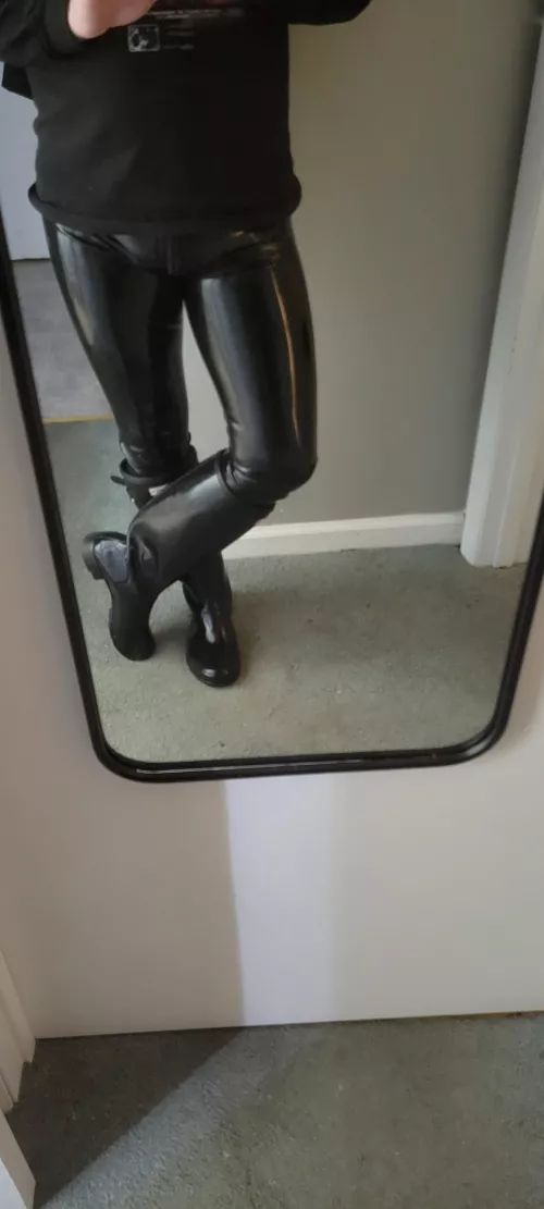 Just got these leggings the other day and im obsessed!