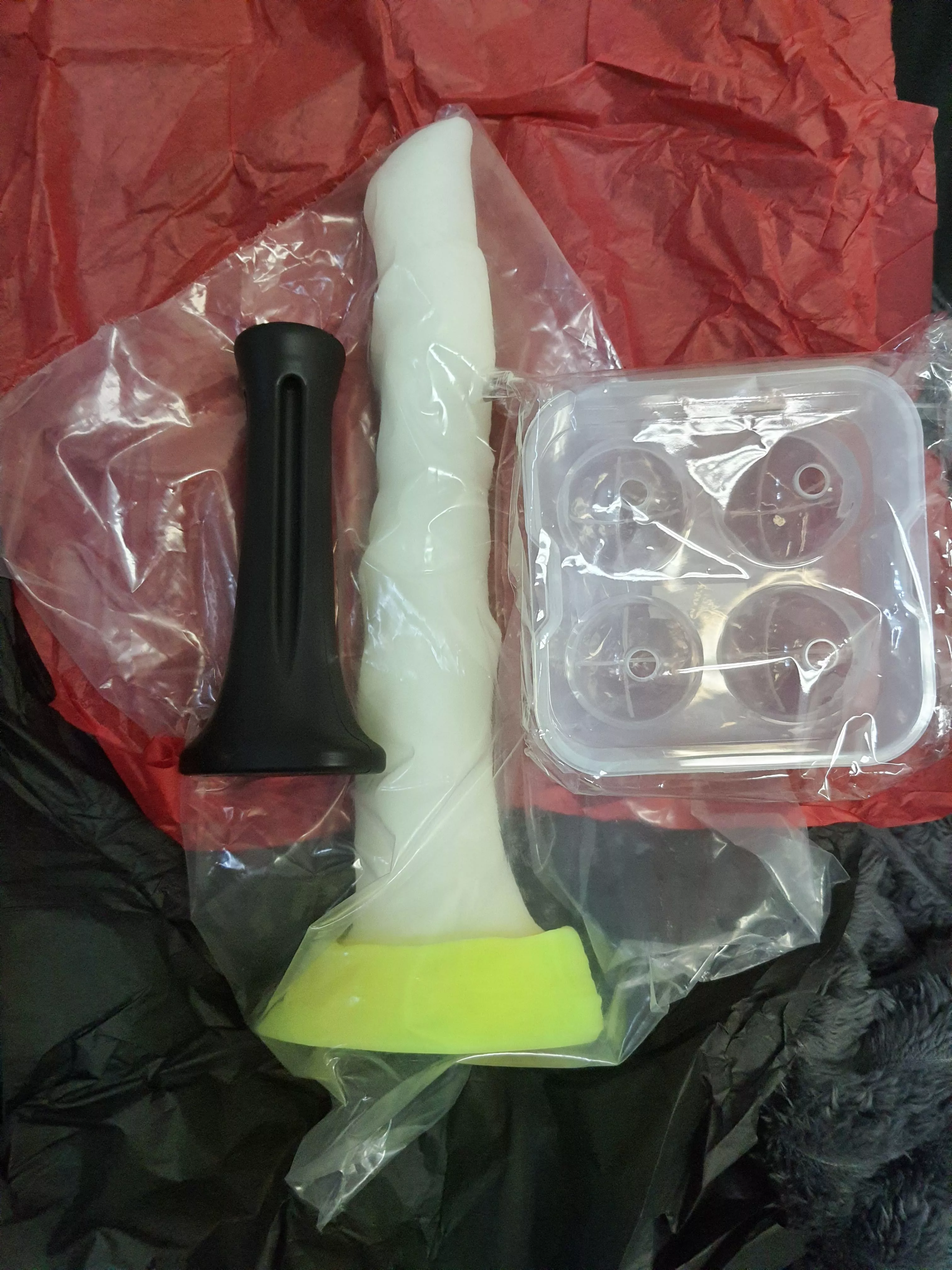 Just got this gorgeous egg layer from Primal Hardwere~ Can't wait to put it to good use 😈 Just got this gorgeous egg layer from Primal Hardwere~ Can't wait to put it to good use 😈