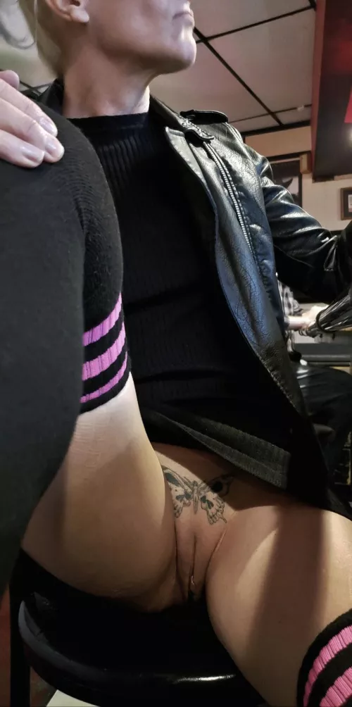 Just got to the bar..getting comfortable π