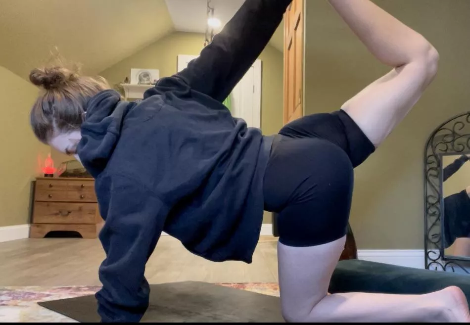 just grabbing my tail ;) (f)or fun just grabbing my tail ;) (f)or fun