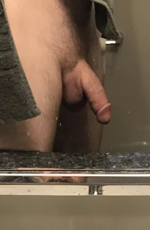 Just hanginā
