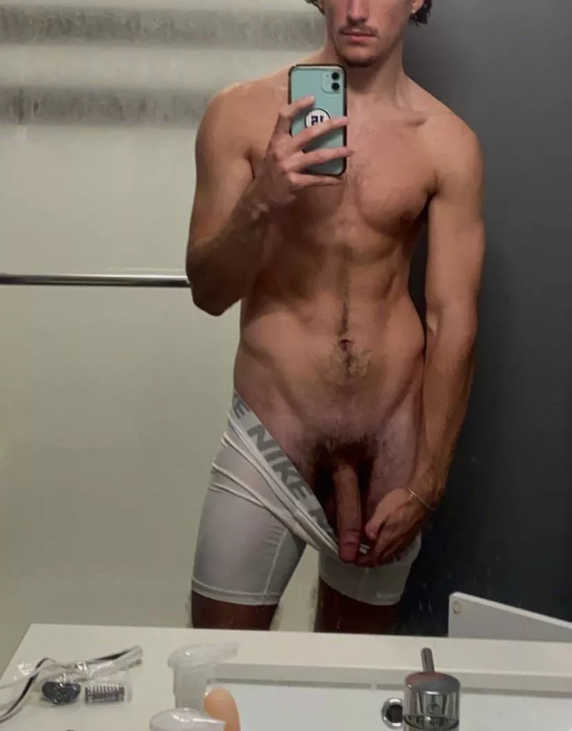Just hanging out, hbu? (19) Just hanging out, hbu? (19)