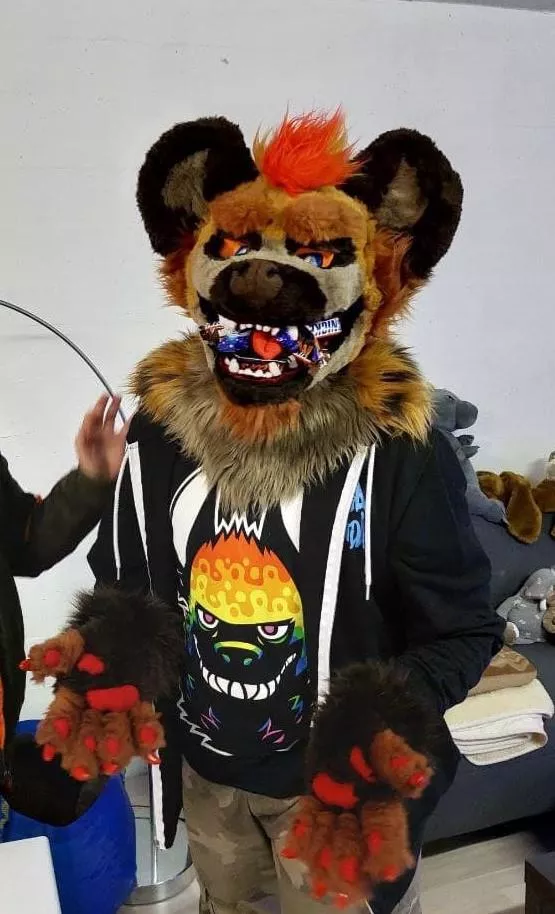 Just how much candy fits into a yeen maw?!