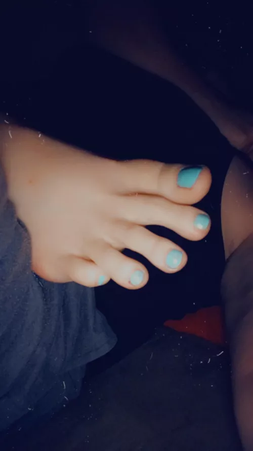 Just imagine these long toes gripping your ππ