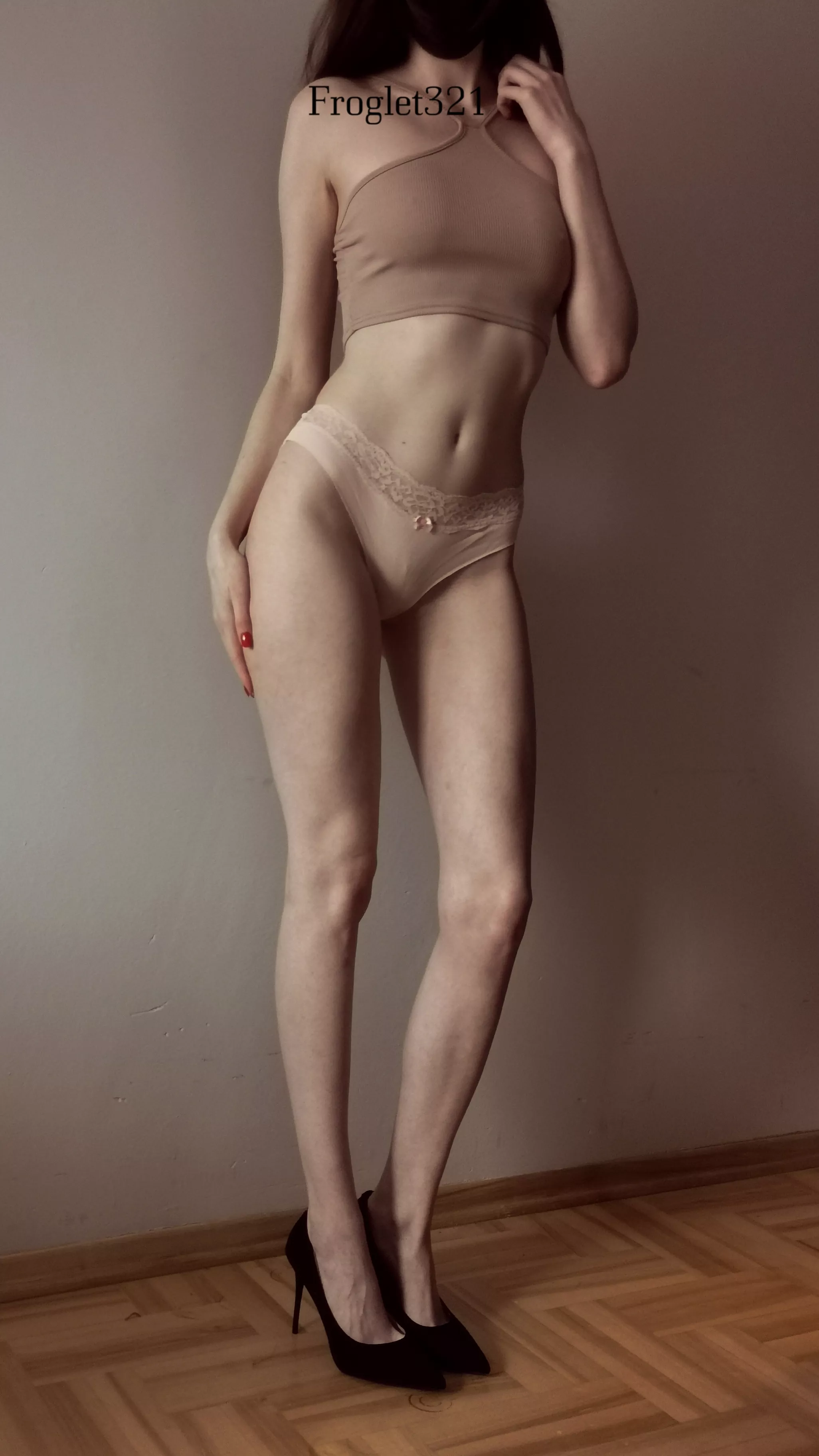 Just imagine what those legs could do to you 🥰 [f][5'11