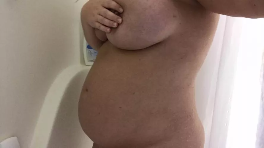 Just love showing you all our bump. U/abbsj22 Just love showing you all our bump. U/abbsj22