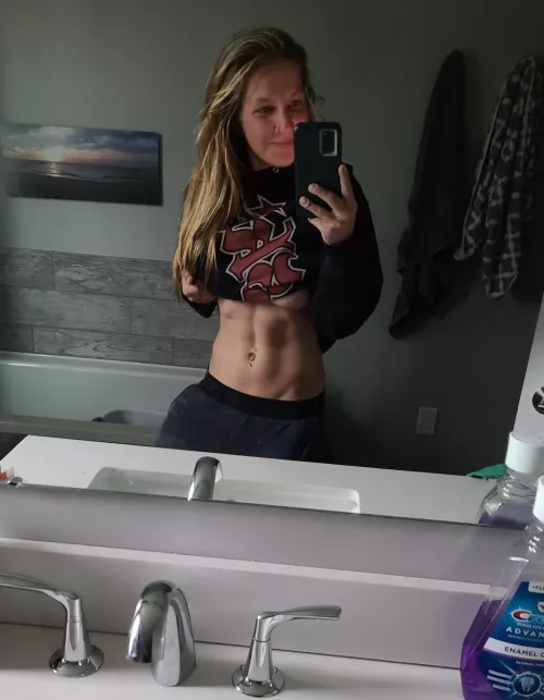 Just me and an ab selfie π Just me and an ab selfie π