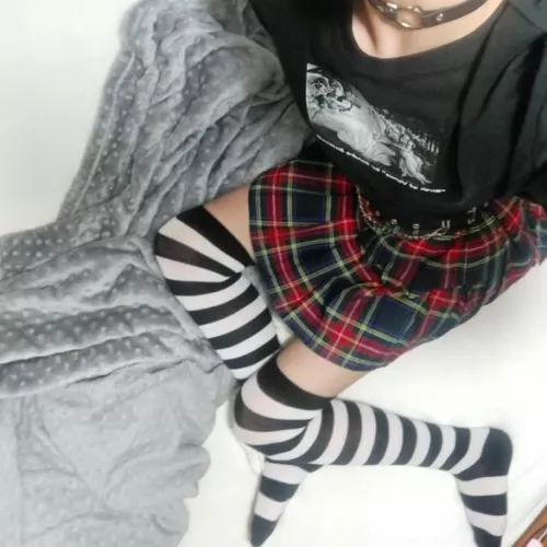 Just me in my friends clothes :) Just me in my friends clothes :)