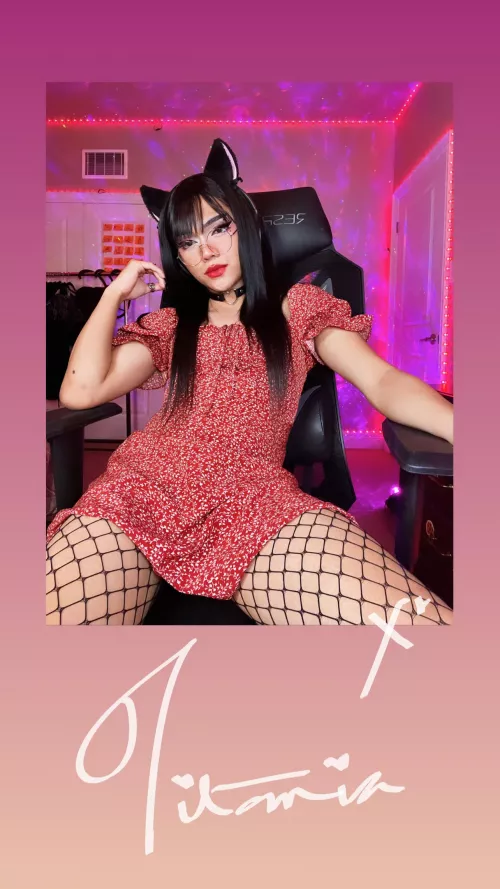 just me practicing my autograph for when I become famous 👉🏻👈🏻 just me practicing my autograph for when I become famous 👉🏻👈🏻