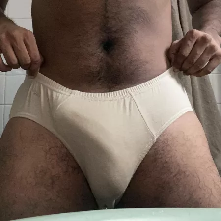 Just my lil guy pointing left (19m) Just my lil guy pointing left (19m)