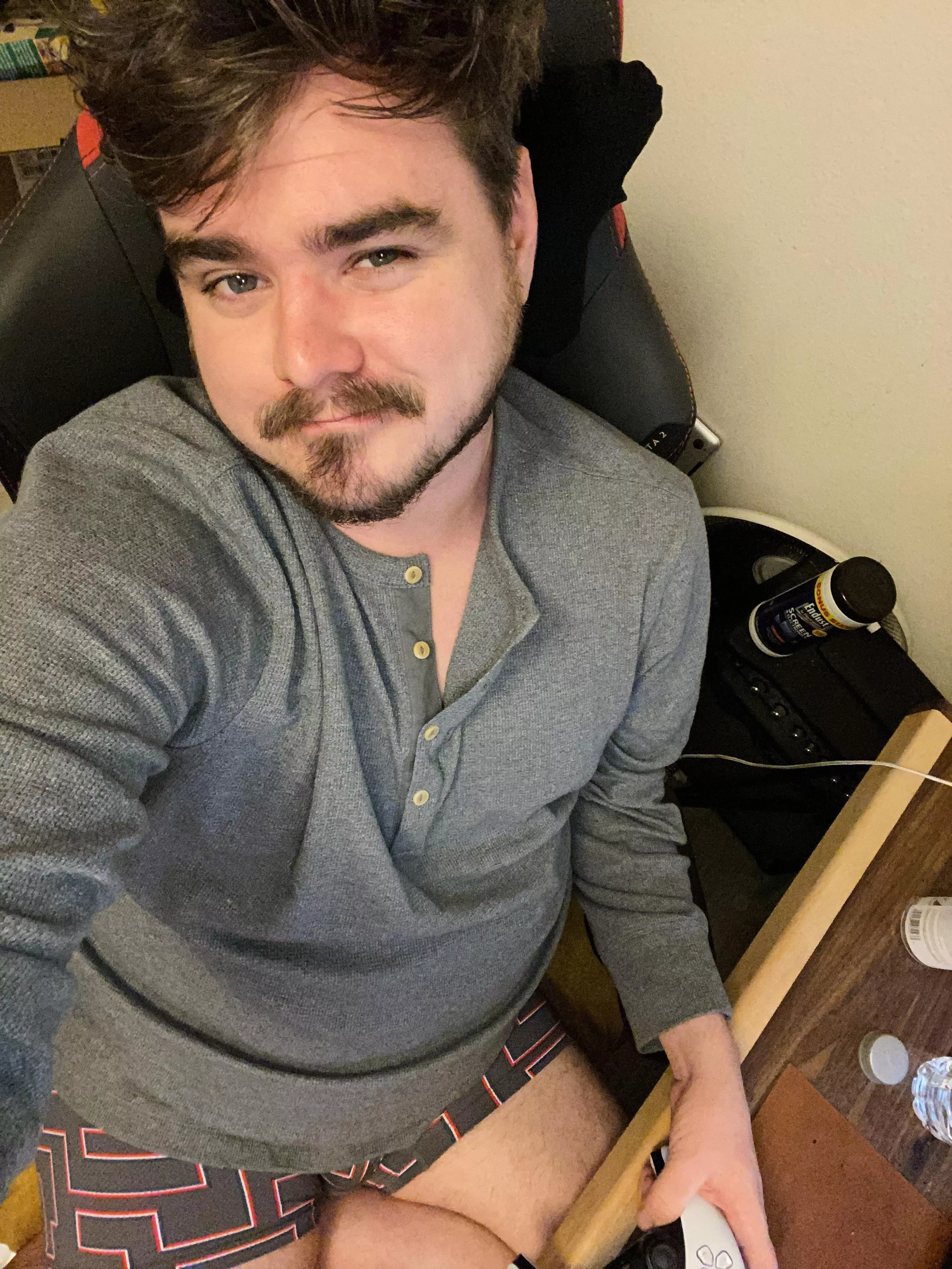 Just now getting into Death’s Door, feel so dumb for not playing sooner 🙈