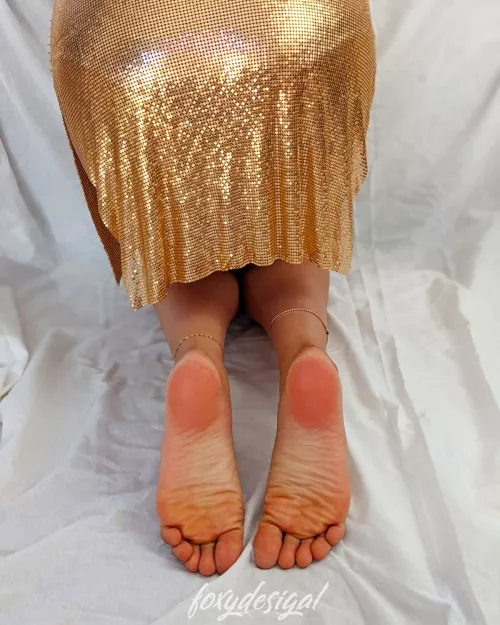 Just one peek and your hooked 🎣