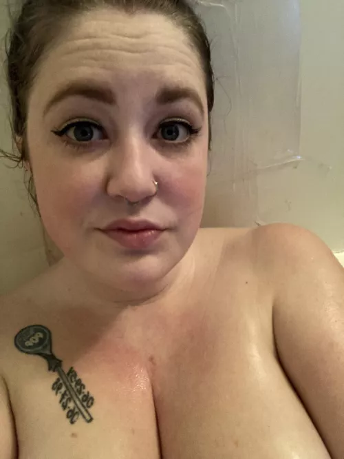 Just relaxing in my bath, I’m so hot and sweaty