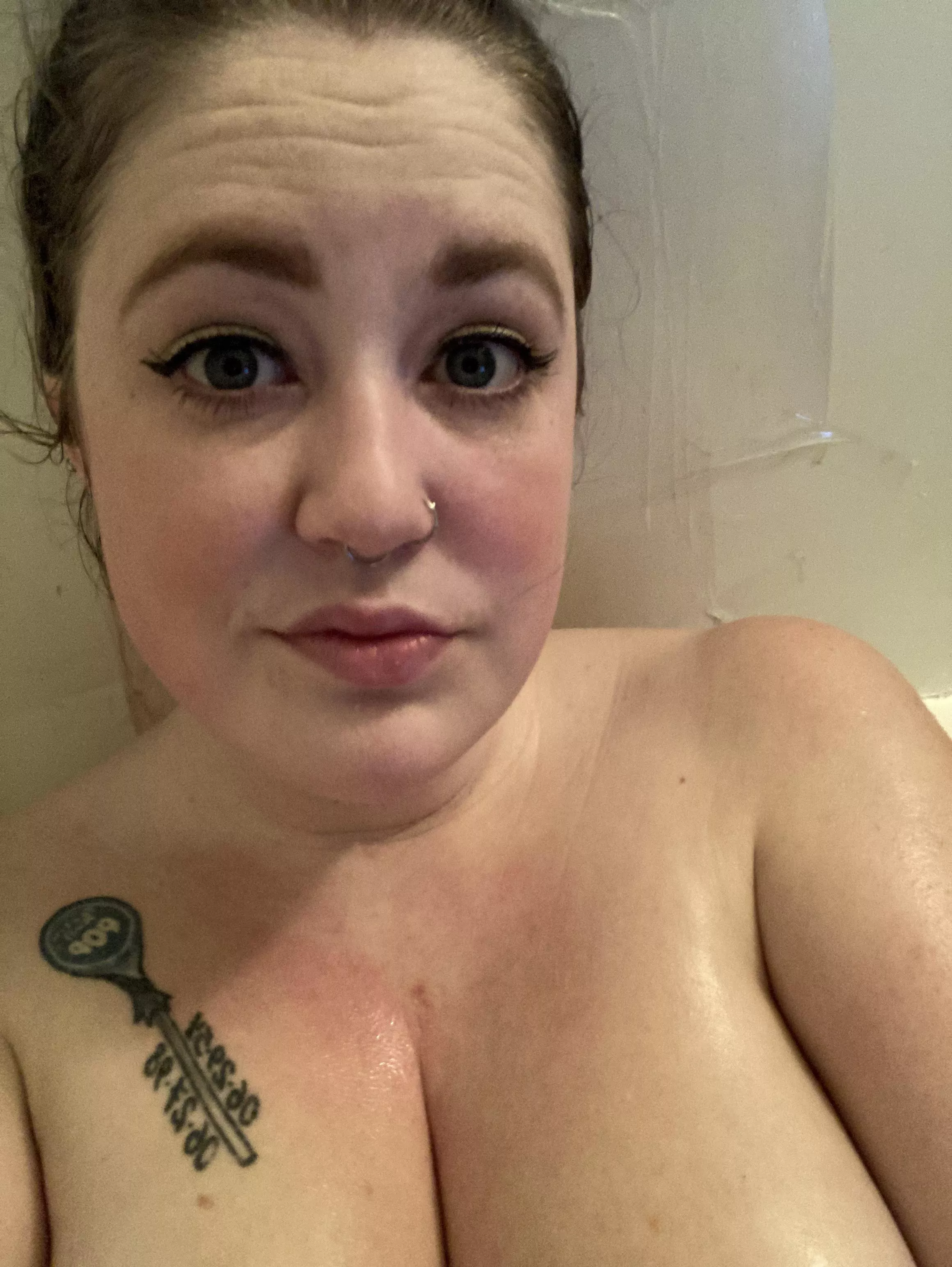 Just relaxing in my bath, I’m so hot and sweaty