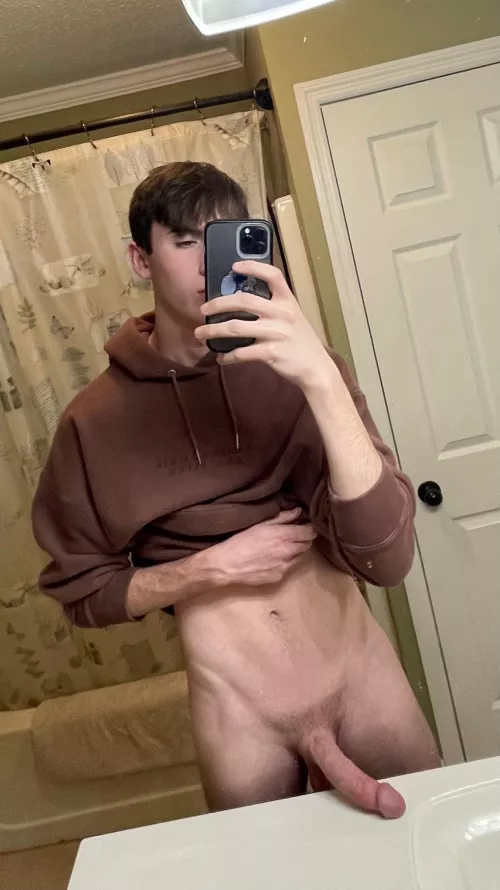 Just showing off my 18 y/o cock :)