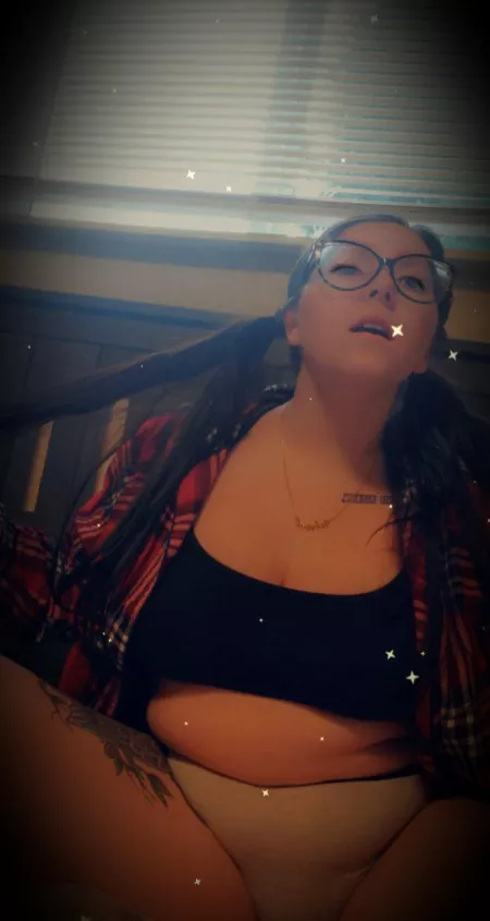 Just the sexy nerdy girl next door ππ