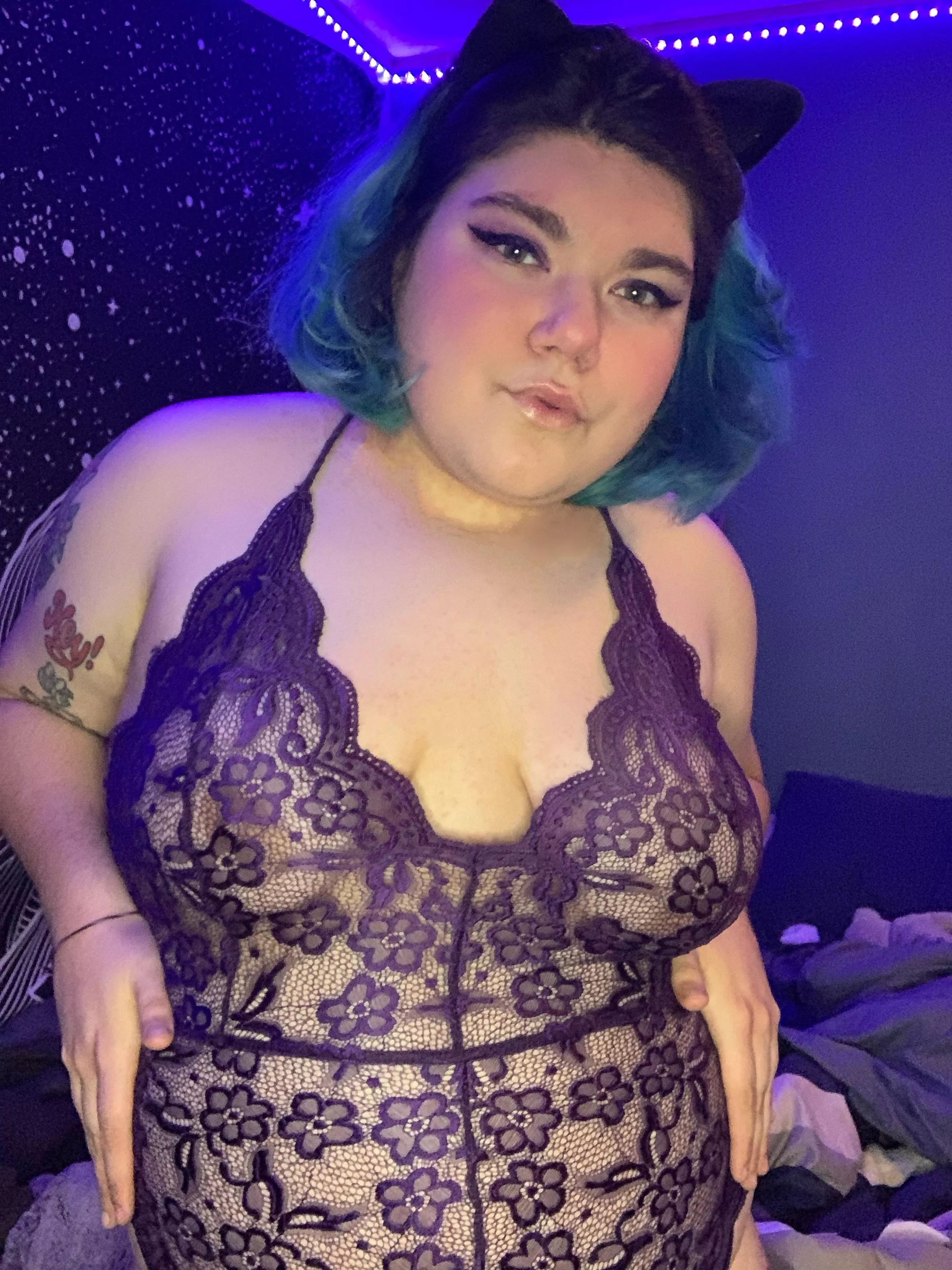 just trying on some lingerie a friend gifted me ?