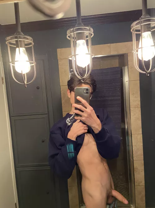 Just turned 18 wanna be yours