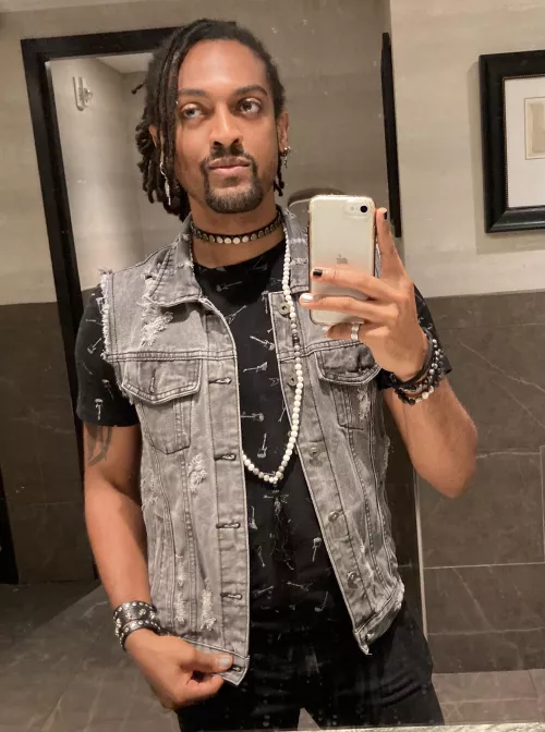 Just umm thought I’d say hi 👋🏾 I was really feeling my vibe this night 😁 Just umm thought I’d say hi 👋🏾 I was really feeling my vibe this night 😁