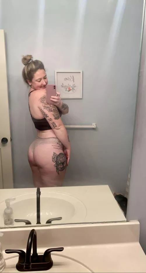 Just waiting for the game to start 😜