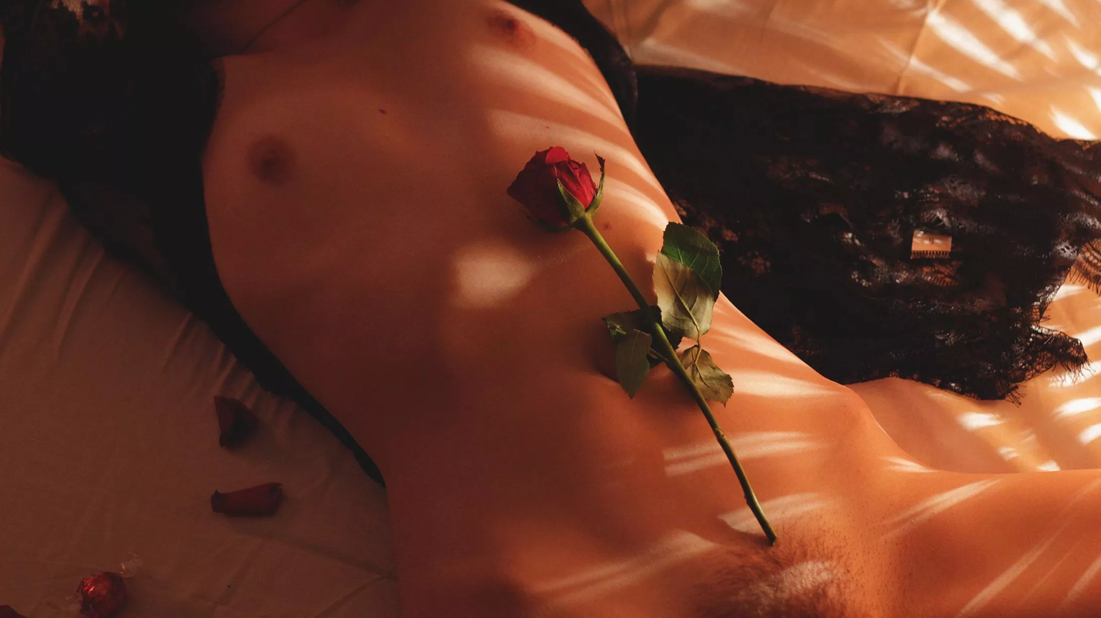 Just wanna be romanced by a lover of small boobs 😌