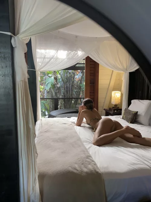 Just wanna tempt you to fuck a latina 😋 Just wanna tempt you to fuck a latina 😋
