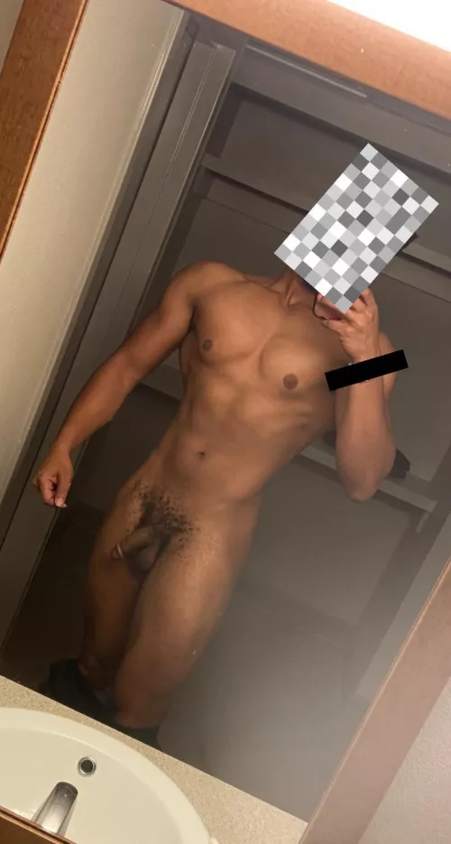 Just wanted to see what the lonely horny wives rate my body ;) 1-10 194lbs 6”3 ;) “M”