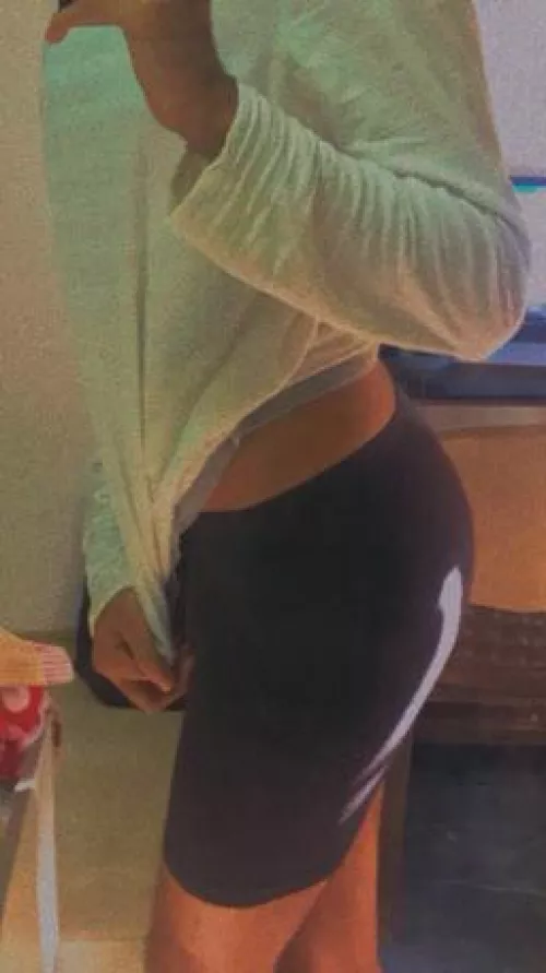 just wanted to showcase my ass 🥺❤️