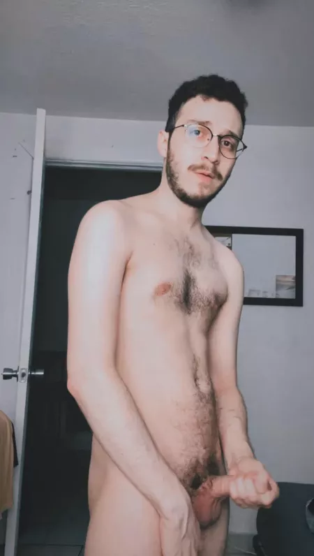 Just wanting to play with someoneβs ass ππ Grindr is letting me down