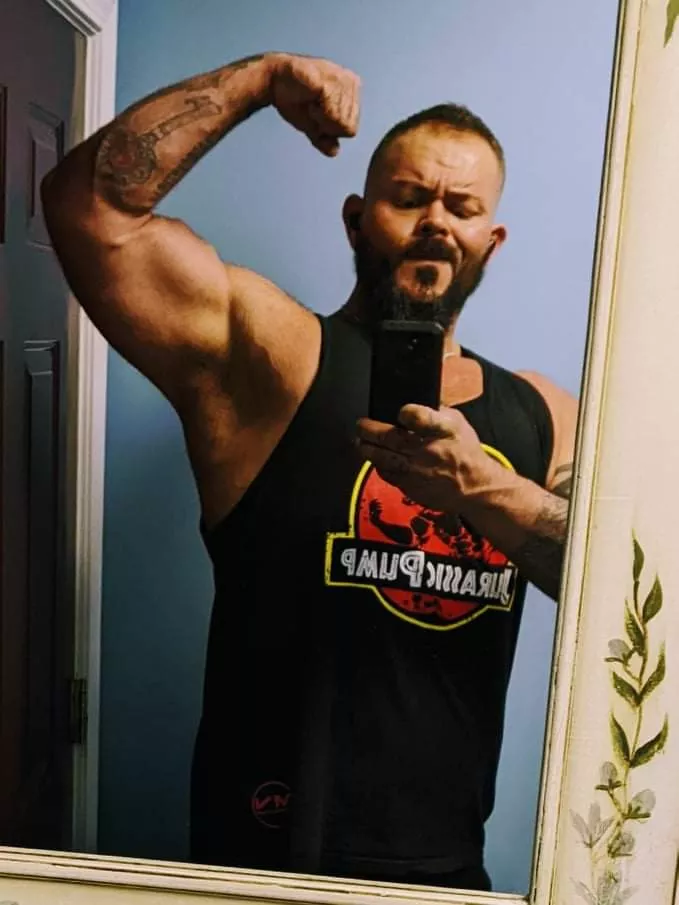 Just your local viking just stopping by to say happy Friday 😘