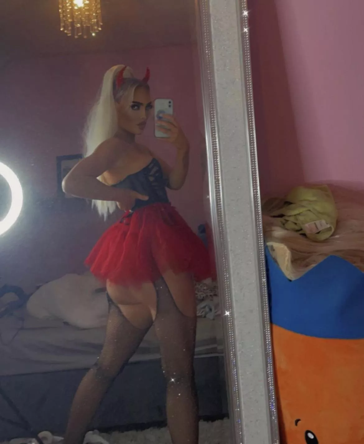 Justine 🍑 Justine 🍑