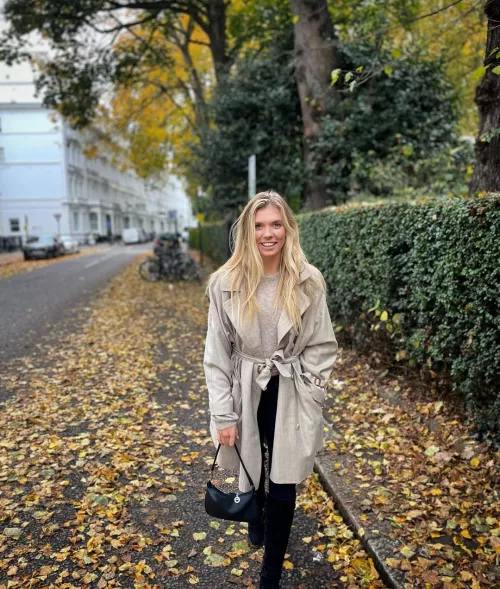 ?? ? Katie boulter wants to get cozy with you - what do you do?