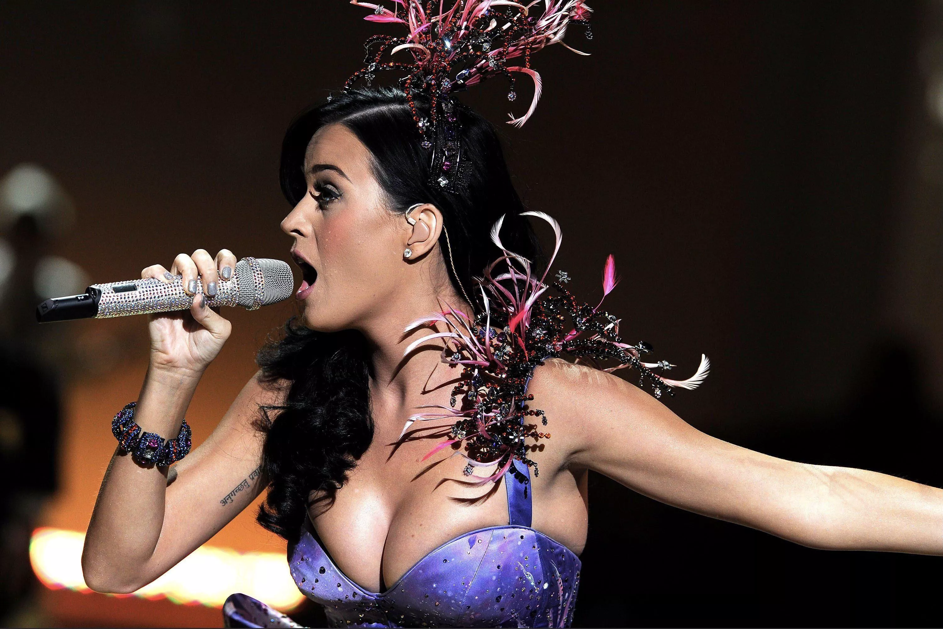 Katy Perry’s Extreme Cleavage Katy Perry’s Extreme Cleavage