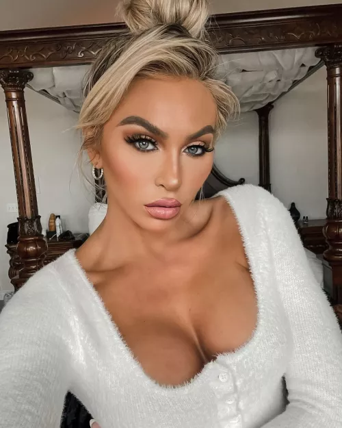 Khloë Terae