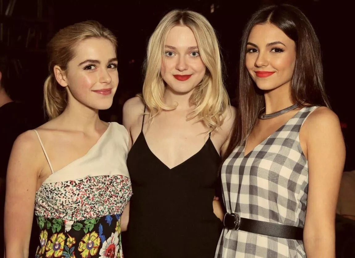 Kiernan Shipka, Dakota Fanning, Victoria Justice Kiernan Shipka, Dakota Fanning, Victoria Justice
