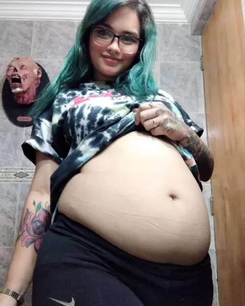 Kik and Instagram @kg.belly