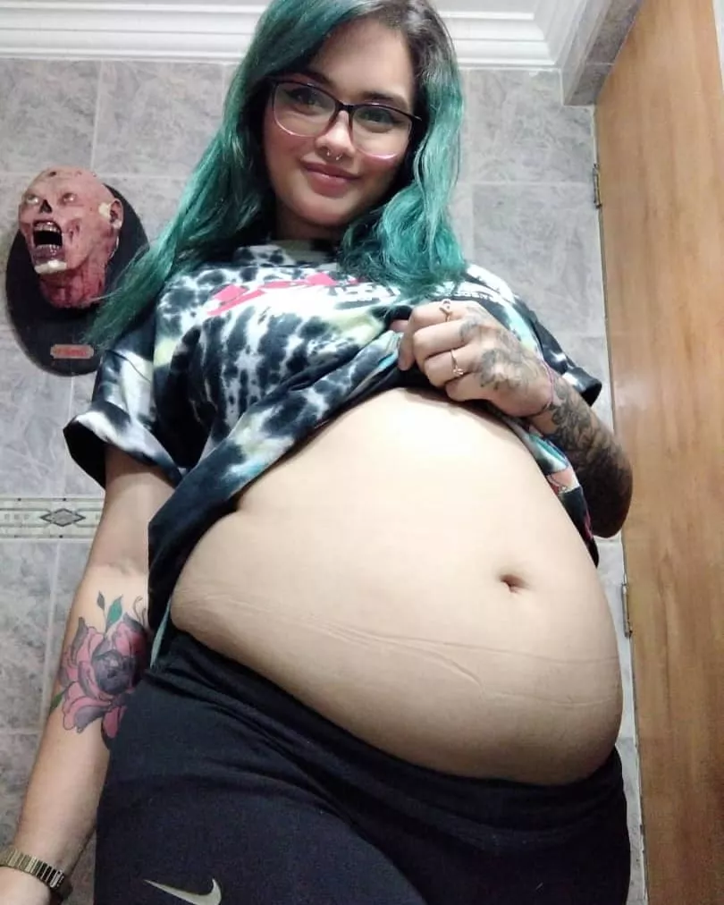 Kik and Instagram @kg.belly