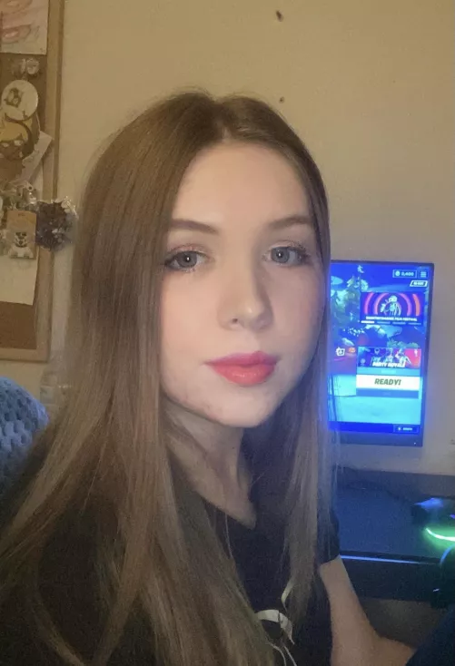 [Kik Carminel11] Send a video of what you wanna do to myCrush and I’ll send her pics for you to jerk to cuck me hard