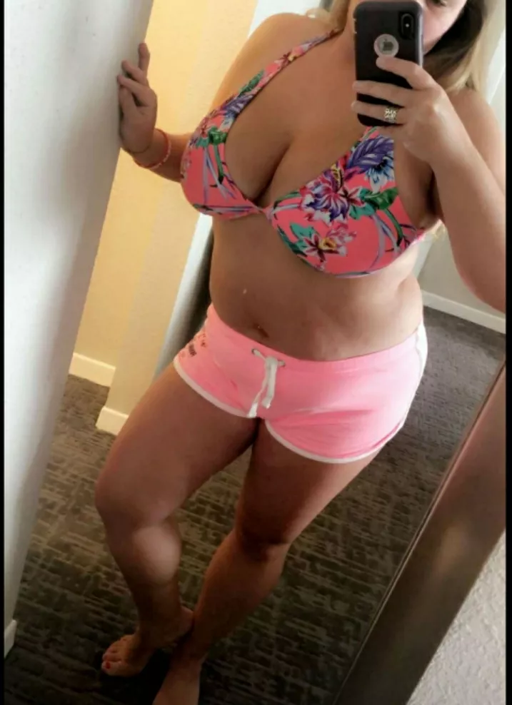 Kik jrustle116. Big boobs or bush is a plus:) Kik jrustle116. Big boobs or bush is a plus:)