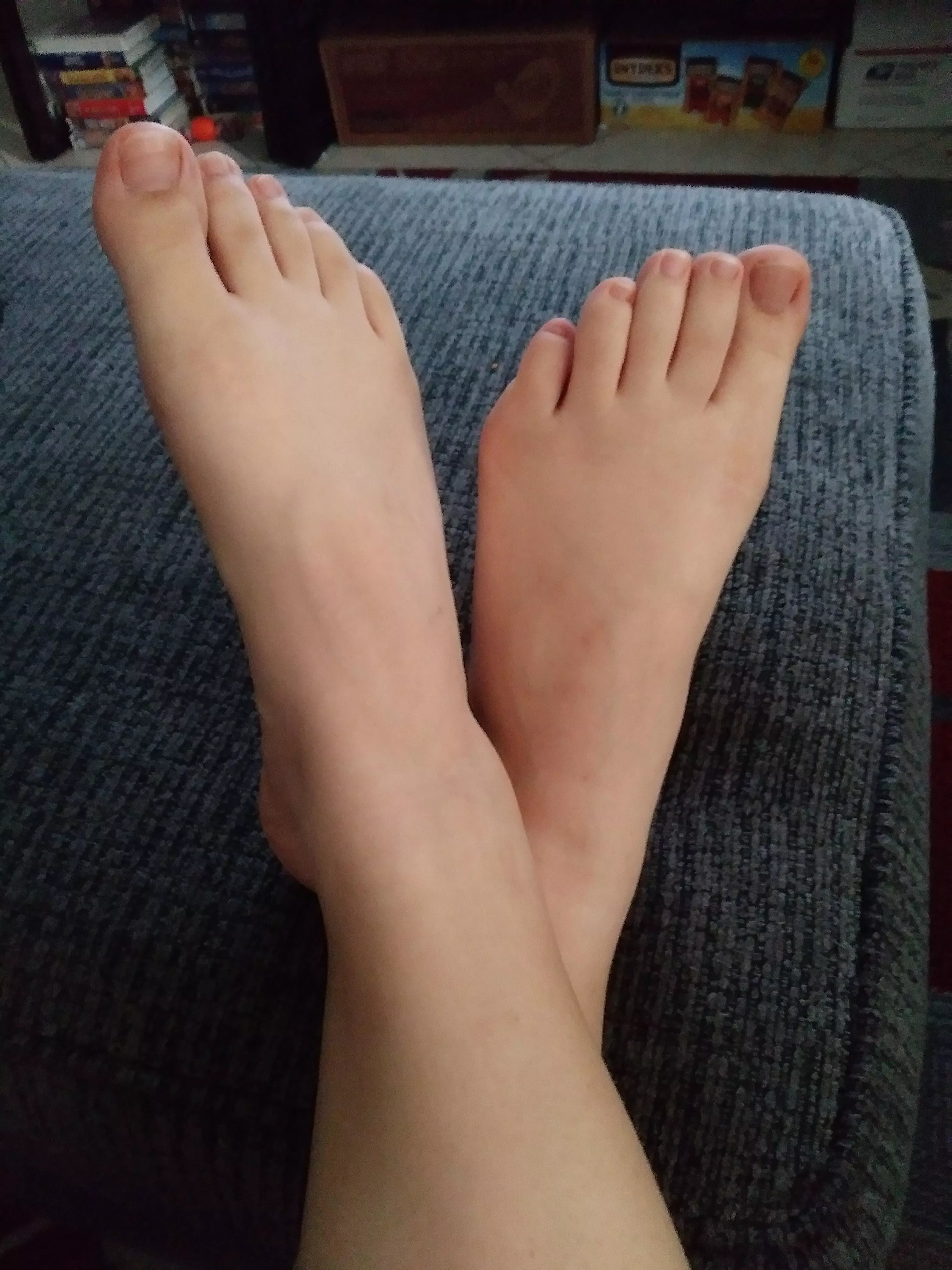 Kik me @freefallwithmee accepting requests 😉