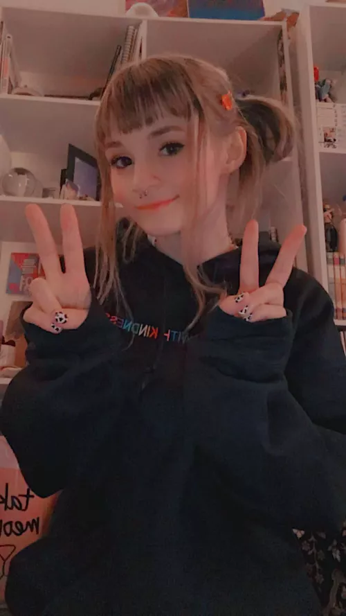 [Kik: petiteprincess117 or tele: soulrelease69420] Looking for a bud to slowly strip my petite girlfriend for. Please be detailed and have good grammar. Be respectful. Older guys to the front. Not trading.