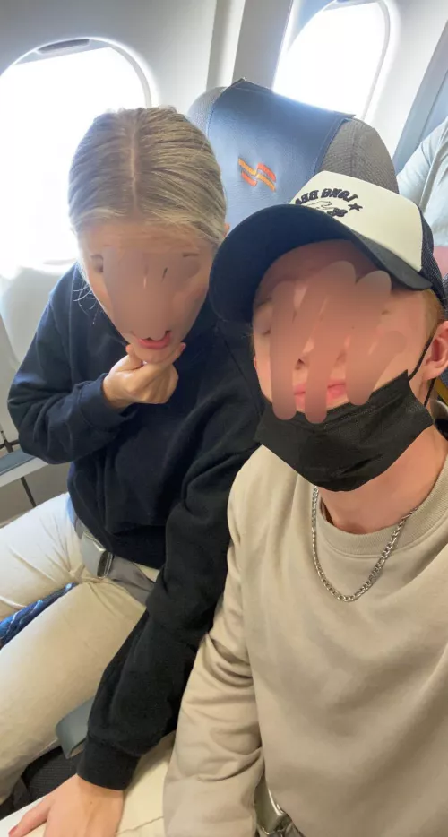 Kille 20 och tjej 18 söker lekpartner (Man)! Hör av dig @Sweswing12 på s n a p eller k i k om du är SERIÖS och intresserad!