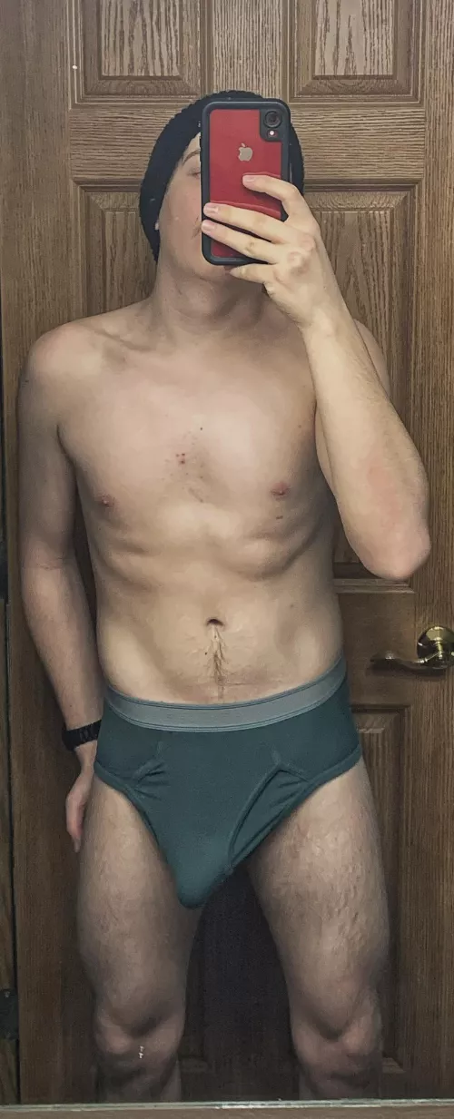 Kinda bored anyone wanna chat dms are open๐