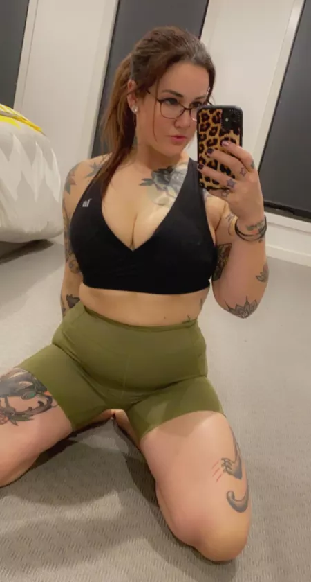 Kinda fit, kinda thick π€ Kinda fit, kinda thick π€
